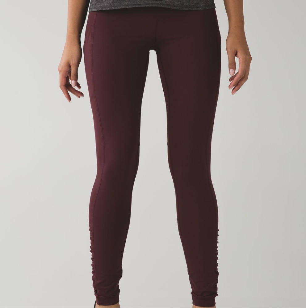 Lululemon Speed Tight IV *BrushedBordeaux Drama / Mountain Peaks Bon Bon Bordea